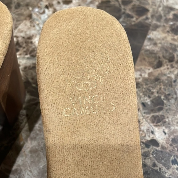 Vince Camuto - Picture 2 of 6